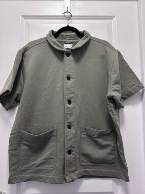 Frank & Oak Short-Sleeve Button Jacket in Sage